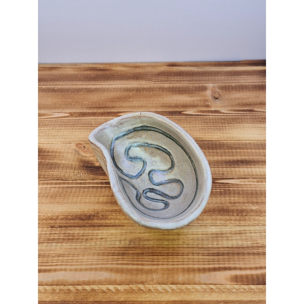 Art Pottery Handmade Trinket Dish Small 5" X 3" Bowl Abstract‎ Signed Lonhi